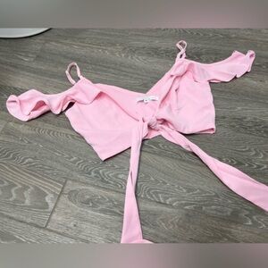 Pink‎ crop top